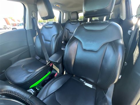 Used 2018 Jeep Compass Limited image 26