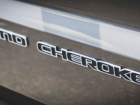 Used 2018 Jeep Grand Cherokee Limited w/ Trailer Tow Group IV AWD/4WD image 22