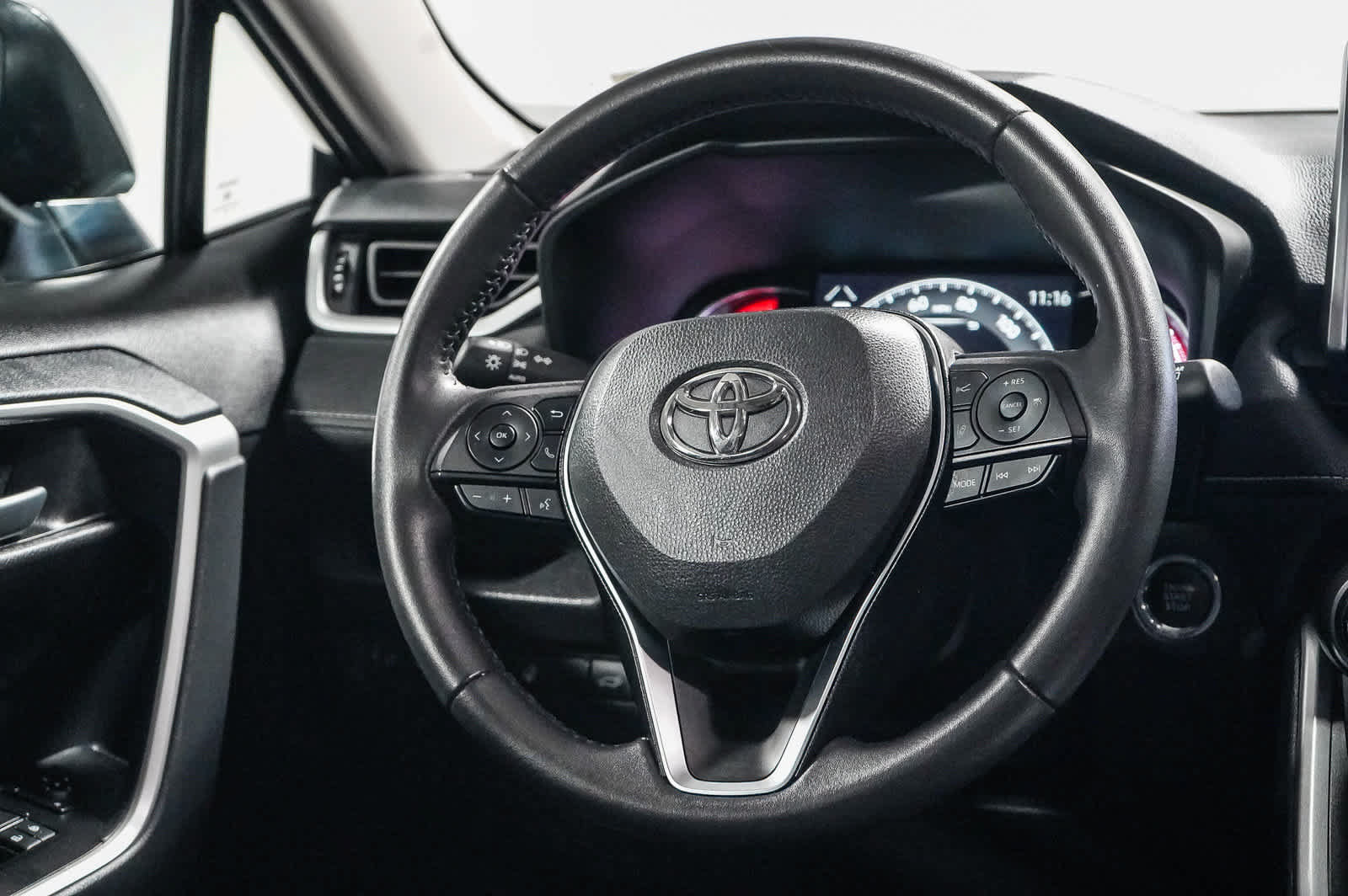 Certified 2025 Toyota RAV4 XLE w/ Convenience Package FWD image 14