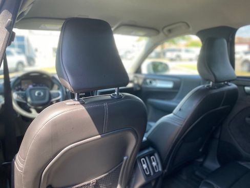 Used 2022 Volvo XC40 T5 Momentum AWD/4WD image 28