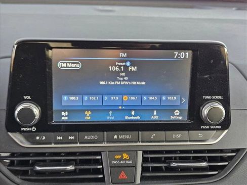 Used 2024 Nissan Altima 2.5 S image 11