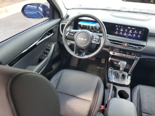 Certified 2025 Kia Seltos EX w/ EX Sunroof Package FWD image 8