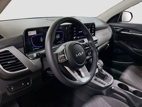 New 2026 Kia Seltos LX image 9