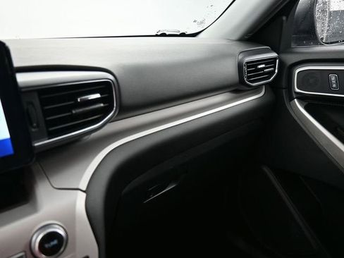 Used 2024 Ford Explorer XLT w/ Equipment Group 202A image 31