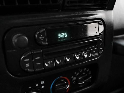 Used 2004 Jeep Wrangler Rubicon w/ Dual Top Group image 27