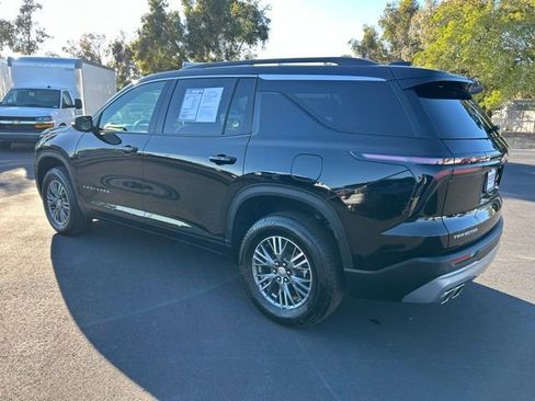 Certified 2025 Chevrolet Traverse LT image 4