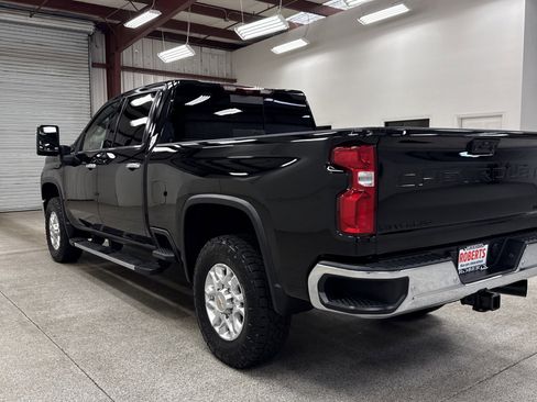 Used 2021 Chevrolet Silverado 2500 LTZ w/ LTZ Plus Package image 24