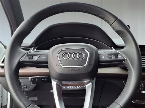 Used 2024 Audi Q5 2.0T Premium w/ Convenience Package image 17