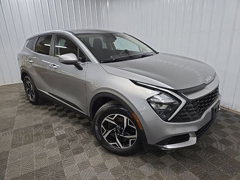 Used 2023 Kia Sportage LX image 7