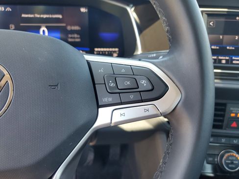 Certified 2022 Volkswagen Jetta SE FWD image 30
