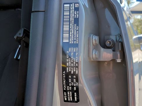 Used 2019 Jeep Renegade Latitude image 29