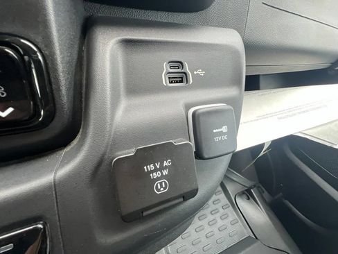 Used 2025 RAM ProMaster 3500 FWD image 31