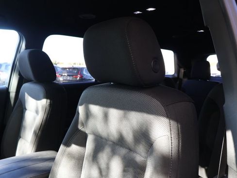 Certified 2023 Chevrolet Traverse LT image 34