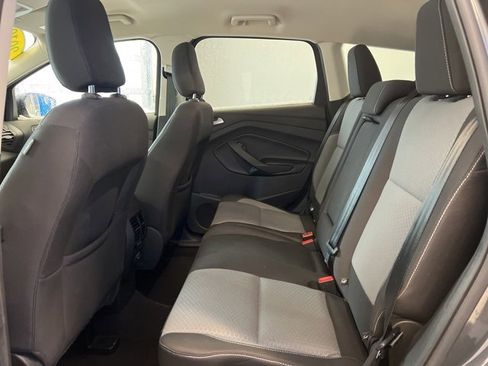 Used 2019 Ford Escape SE image 16