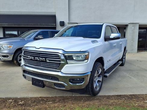 Used 2023 RAM 1500 Laramie AWD/4WD image 3