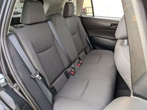 Used 2025 Toyota Corolla Cross LE image 27