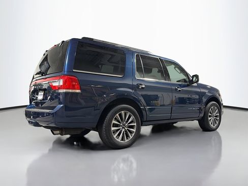 Used 2017 Lincoln Navigator Select image 6