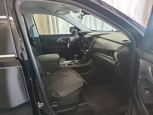 Used 2020 Chevrolet Traverse LT FWD image 13