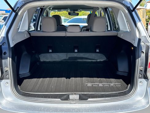 Used 2017 Subaru Forester 2.5i w/ Alloy Wheel Package image 7