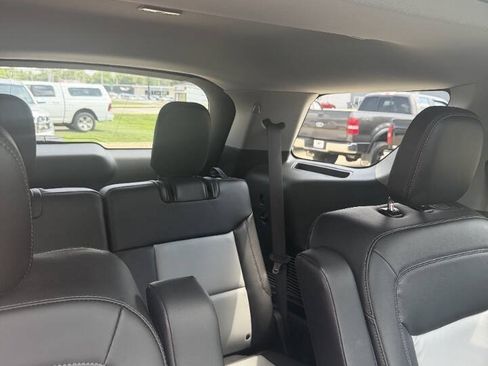Used 2024 Ford Explorer XLT w/ Equipment Group 202A AWD/4WD image 23