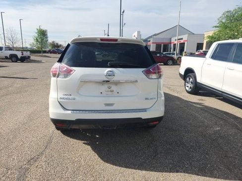 Used 2016 Nissan Rogue SL w/ SL Premium Package image 2