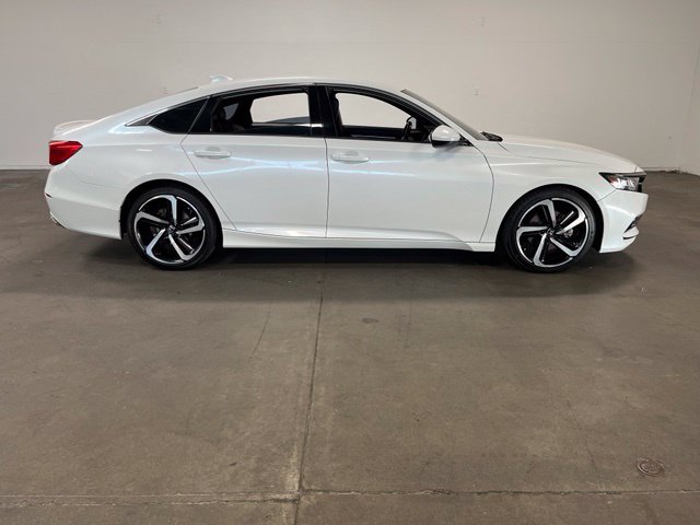 Used 2019 Honda Accord Sport image 2