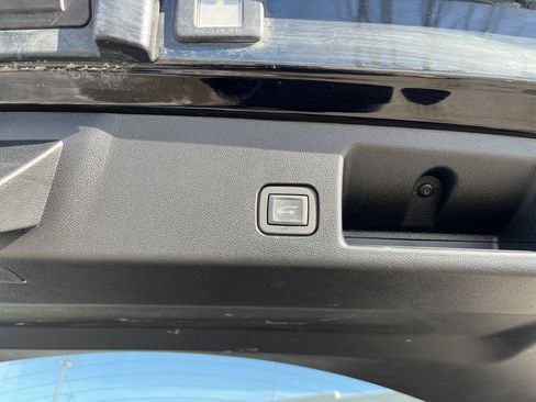 Used 2025 Chevrolet Equinox EV RS w/ Active Safety Package 3 image 18