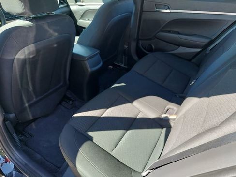 Used 2019 Hyundai Elantra SE w/ Cargo Package FWD image 16