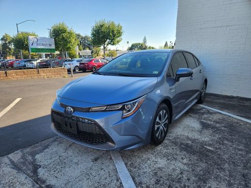 Used 2020 Toyota Corolla LE w/ Carpet Mat Package (TMS) FWD image 2