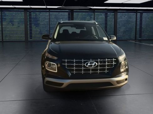 Used 2026 Hyundai Venue SEL image 3