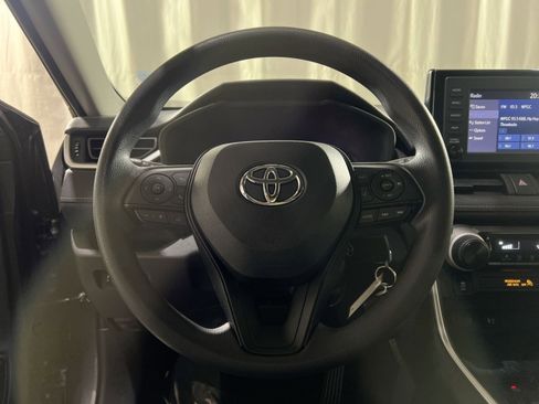 Used 2019 Toyota RAV4 LE image 22
