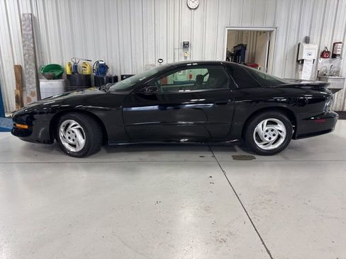 Used 1994 Pontiac Firebird Trans Am RWD image 3