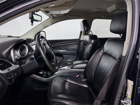 Used 2015 Dodge Journey R/T w/ Flexible Seating Group image 8