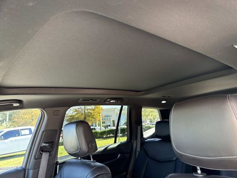 Used 2025 Cadillac XT6 Premium Luxury image 24