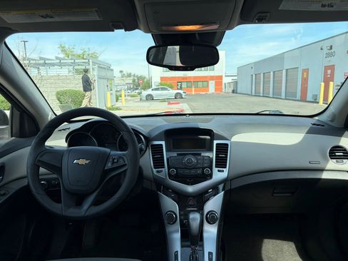 Used 2016 Chevrolet Cruze LS FWD image 10