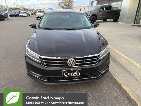 Used 2017 Volkswagen Passat 1.8T SE w/ SE Lighting Package image 2