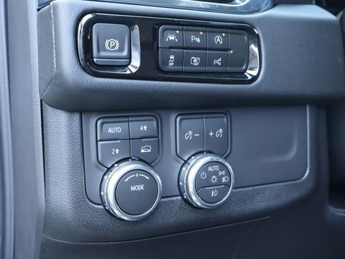 New 2026 GMC Yukon Denali w/ Sun & Power Step Package image 24