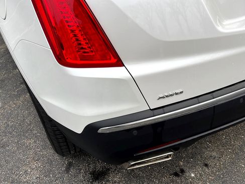 Used 2017 Cadillac XT5 Luxury w/ Driver Awareness Package image 7