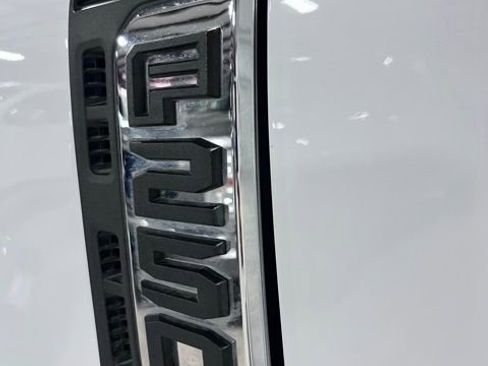Used 2025 Ford F250 XL AWD/4WD image 31