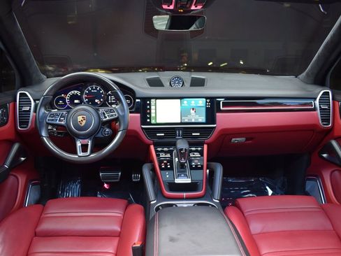 Used 2023 Porsche Cayenne Turbo w/ Premium Package Plus image 16