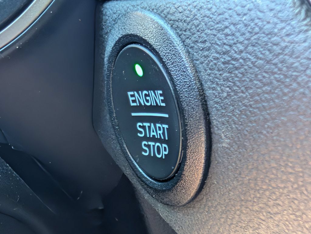 Used 2022 Ford Escape SE FWD image 26