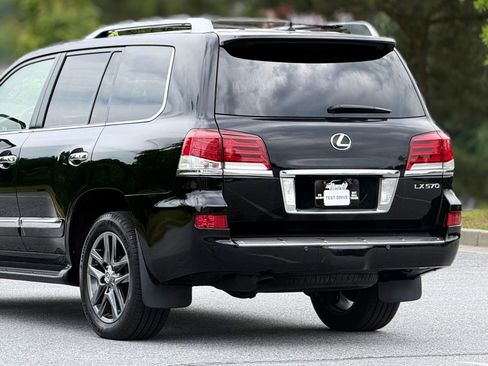 Used 2015 Lexus LX 570 4WD w/ Luxury Package image 47
