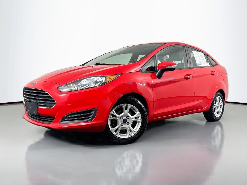 Used 2015 Ford Fiesta SE FWD image 1