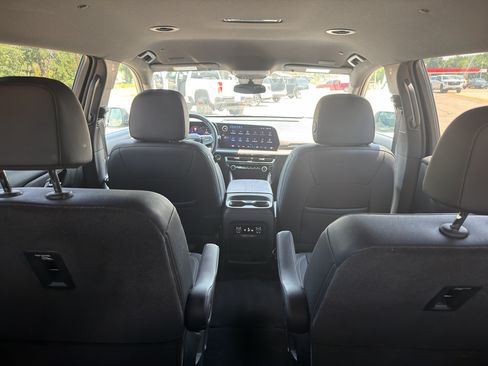 Used 2026 Chevrolet Traverse LT FWD image 9