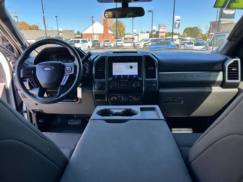 Used 2021 Ford F250 XLT w/ FX4 Off-Road Package image 25