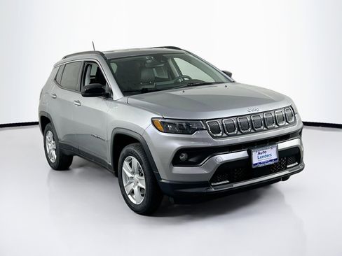 Used 2022 Jeep Compass Latitude AWD/4WD image 3