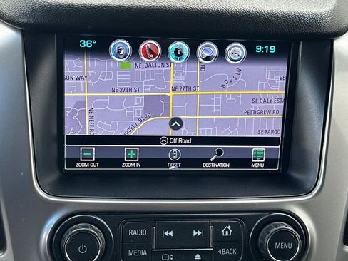 Used 2017 Chevrolet Suburban LT image 22