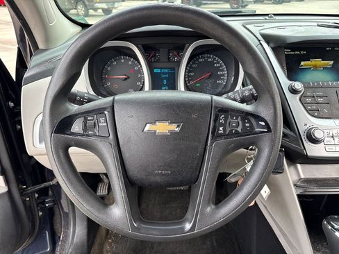 Used 2017 Chevrolet Equinox LS FWD image 18