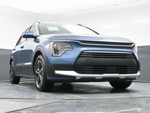 Used 2023 Kia Niro EX image 50