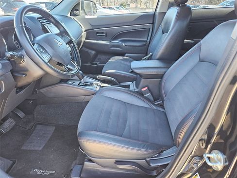 Used 2024 Mitsubishi Outlander Sport SE image 11